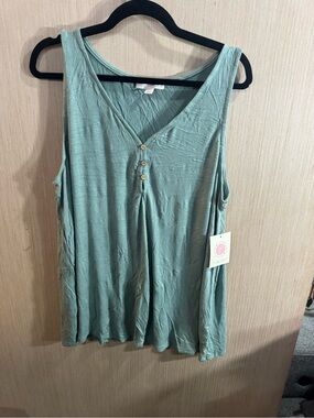 Timing Light Green Sleeveless V-Neck Button Front Tank Top NWT Size 2X